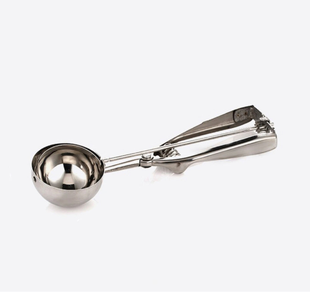 Millvado - 18/10 SS Stainless Steel Scooper, 2.25", 2.75 oz