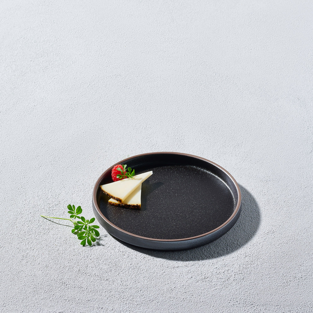 Vikko - Sonic, Deep Round Plate, Black, 6.75"