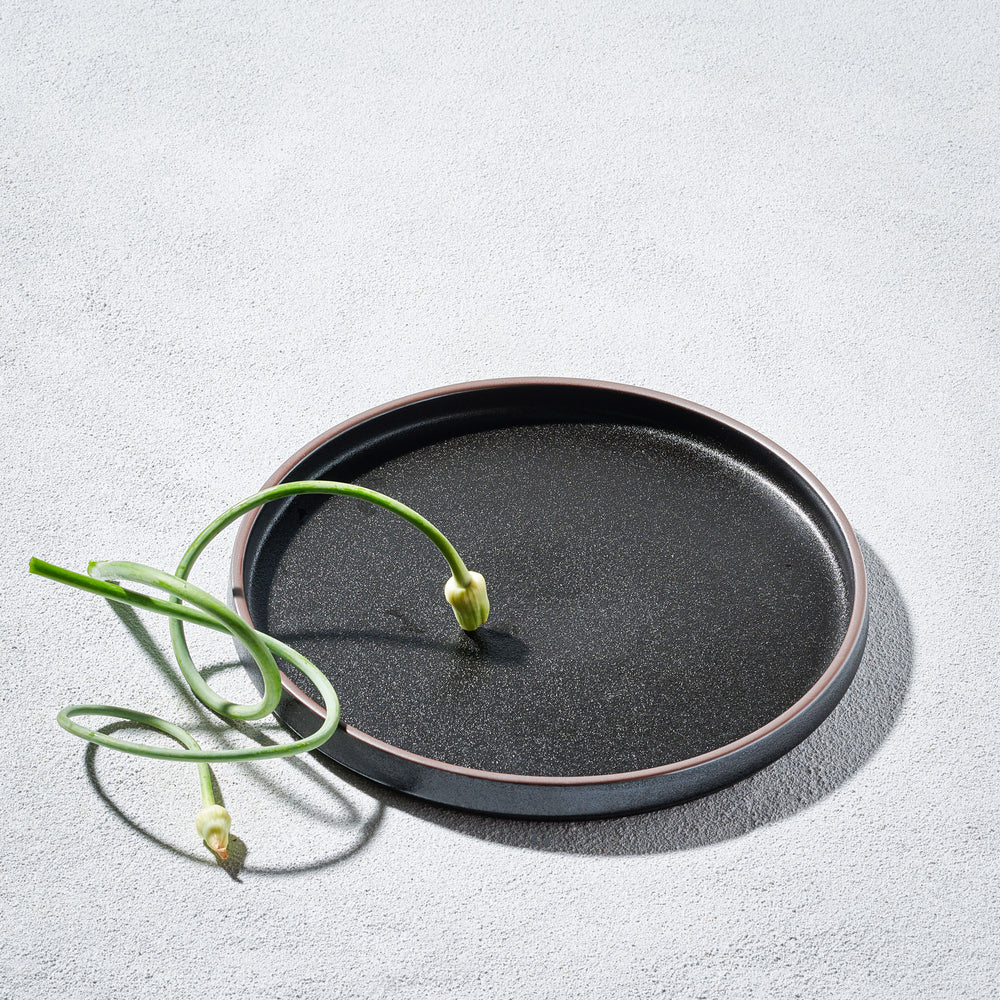 Vikko - Sonic, Deep Round Plate, Black, 9"