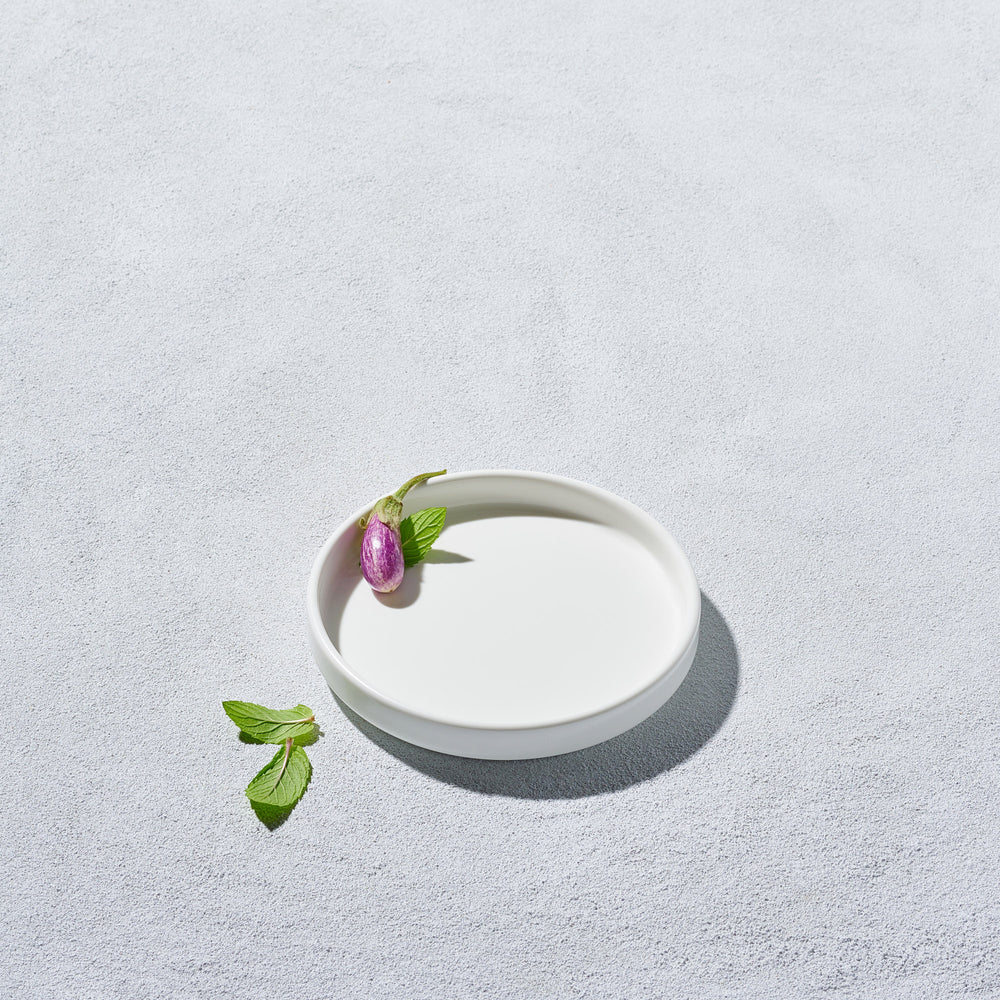 Vikko - Bolt, Round Modern Plate, Matte White, 6"