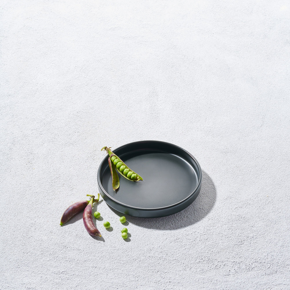 Vikko - Bolt, Round Modern Plate, Matte Black, 6"