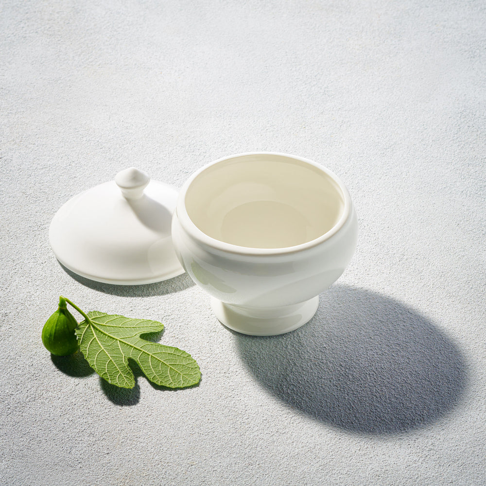Vikko - Lightning, Round Soup Bowl with Lid, White, 14 oz