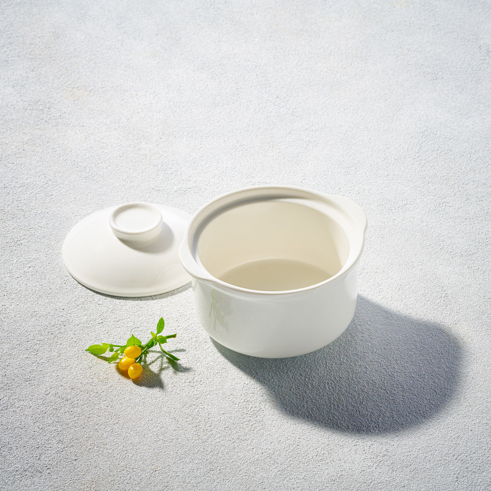 Vikko - Lightning, Modern Soup Bowl with Lid, White, 12 oz