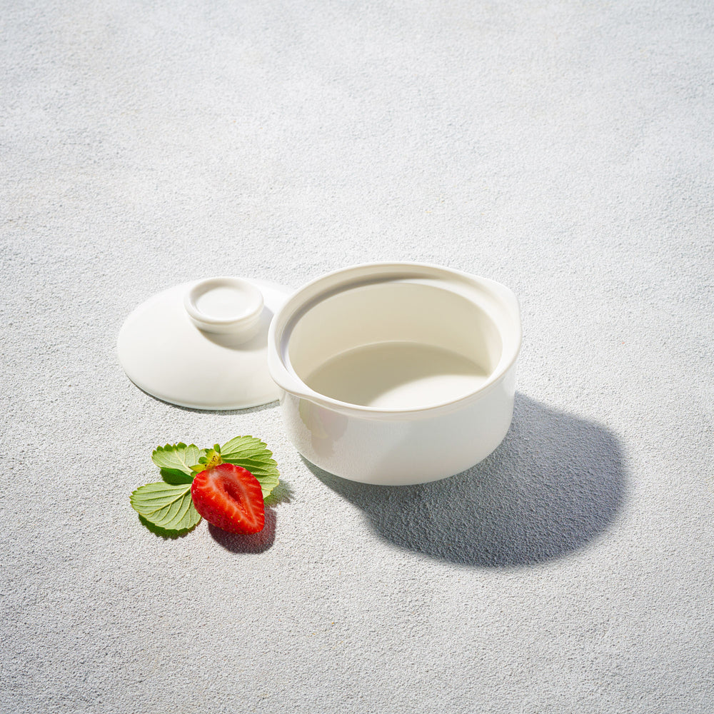 Vikko - Lightning, Modern Soup Bowl with Lid, White, 7.5 oz