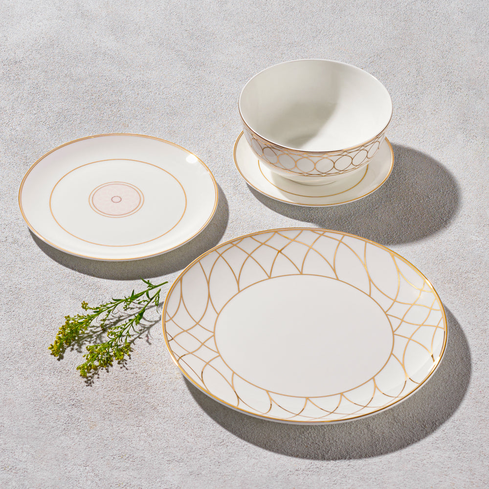 Vikko - Lexington, Bone China, Gold and Pink Scallop, 16 Pc Dinnerware Set, Service for 4