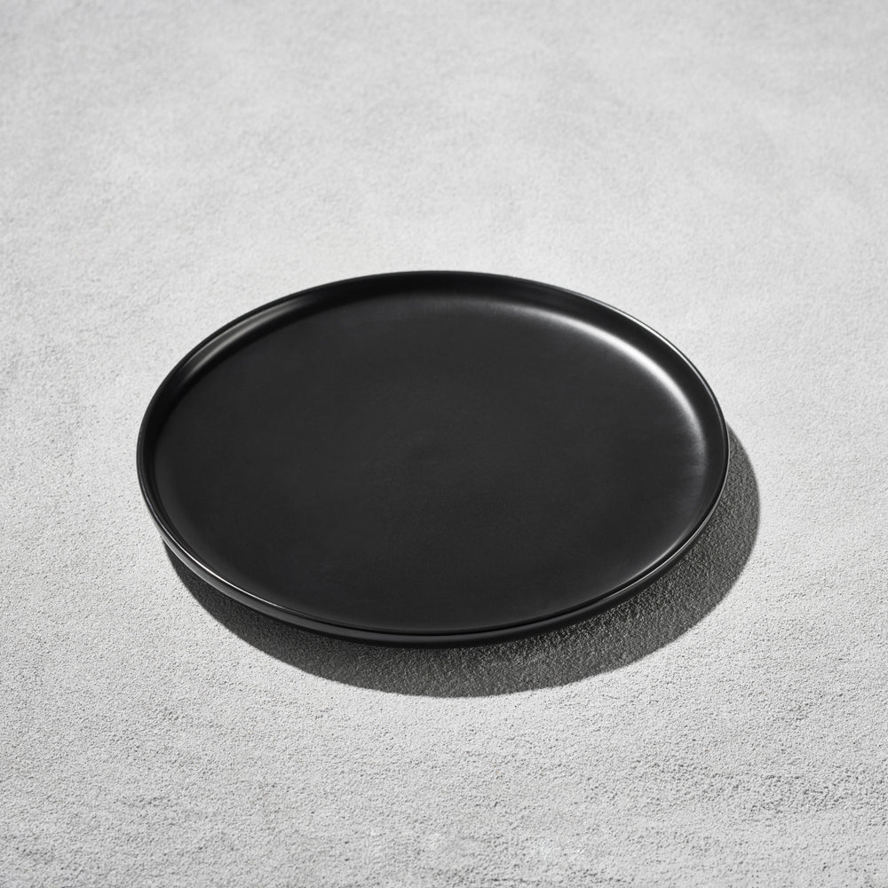 Terra - Round Plate, Black, 9.25"