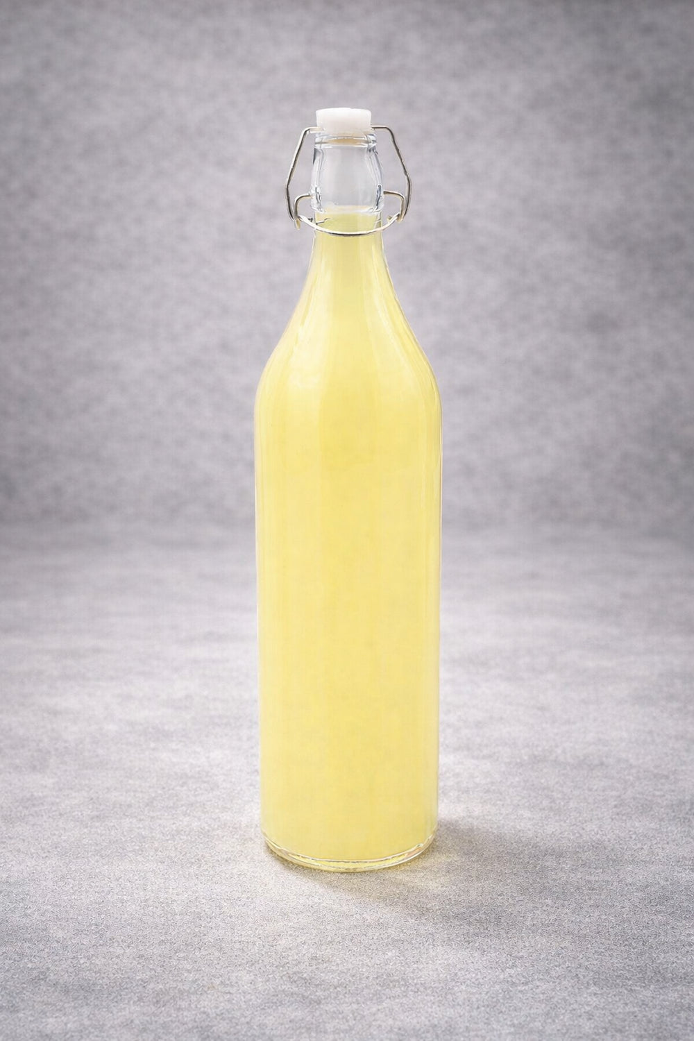 Vikko - Swing Top Glass Carafe, 1L