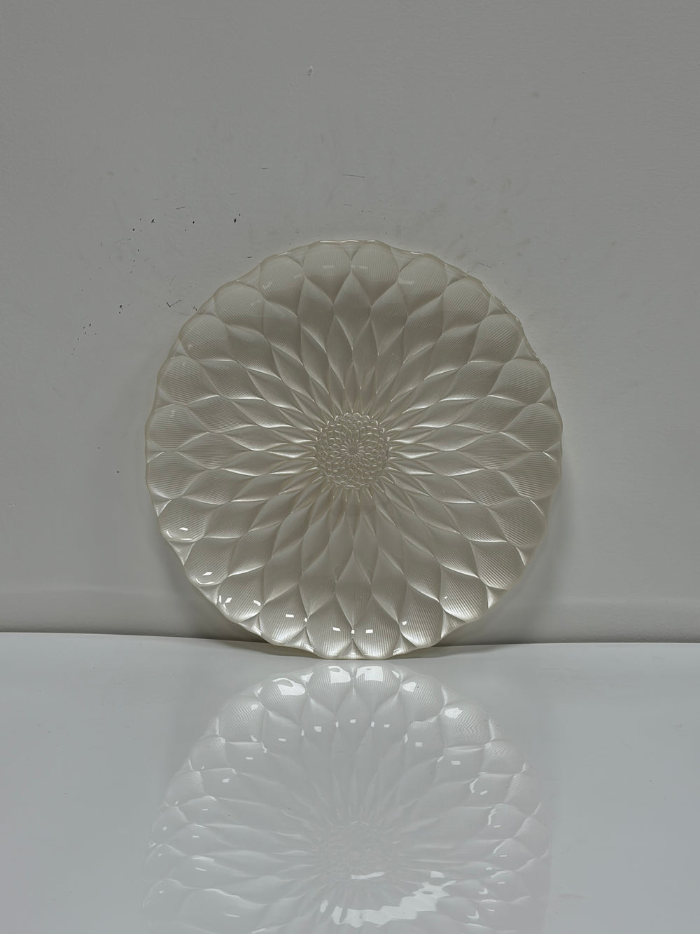 Vikko - Petal, Charger, White, 13"