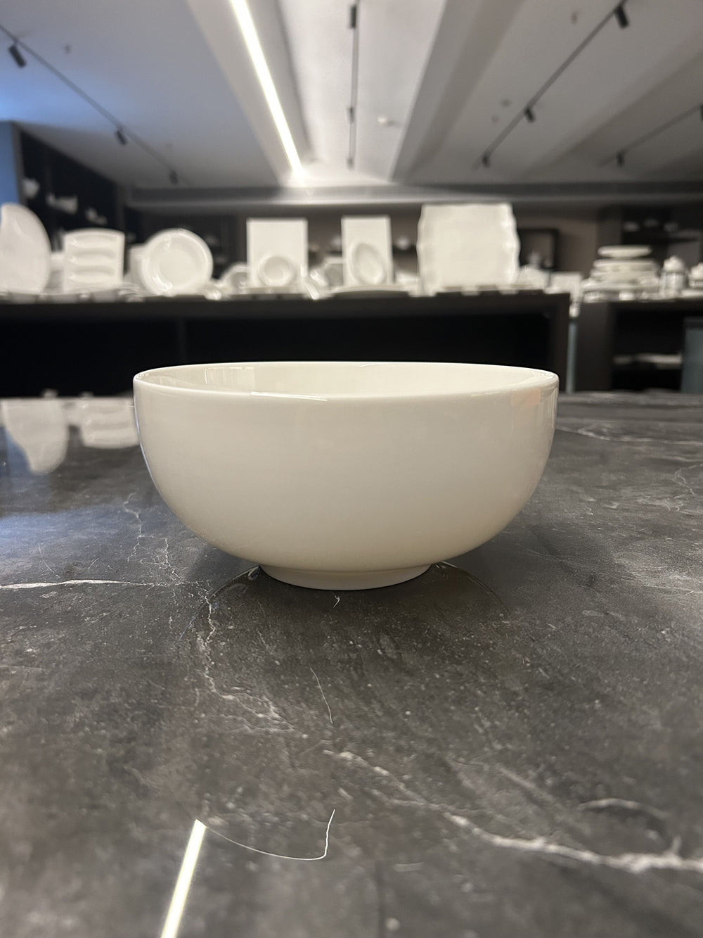 Vikko - Round Bowl, White, 32 oz