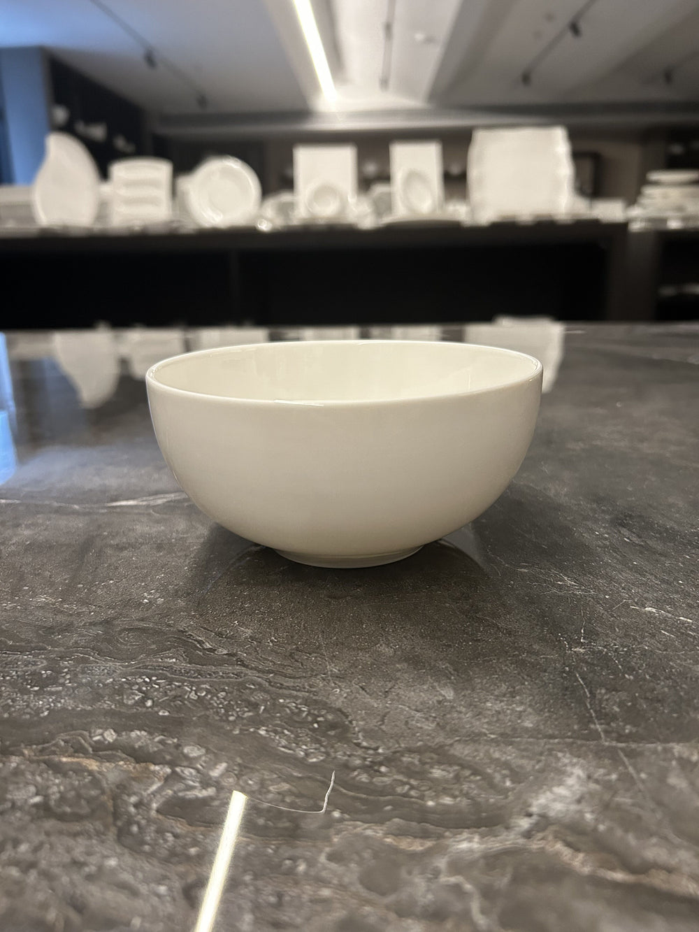 Vikko - Round Bowl, White, 16 oz