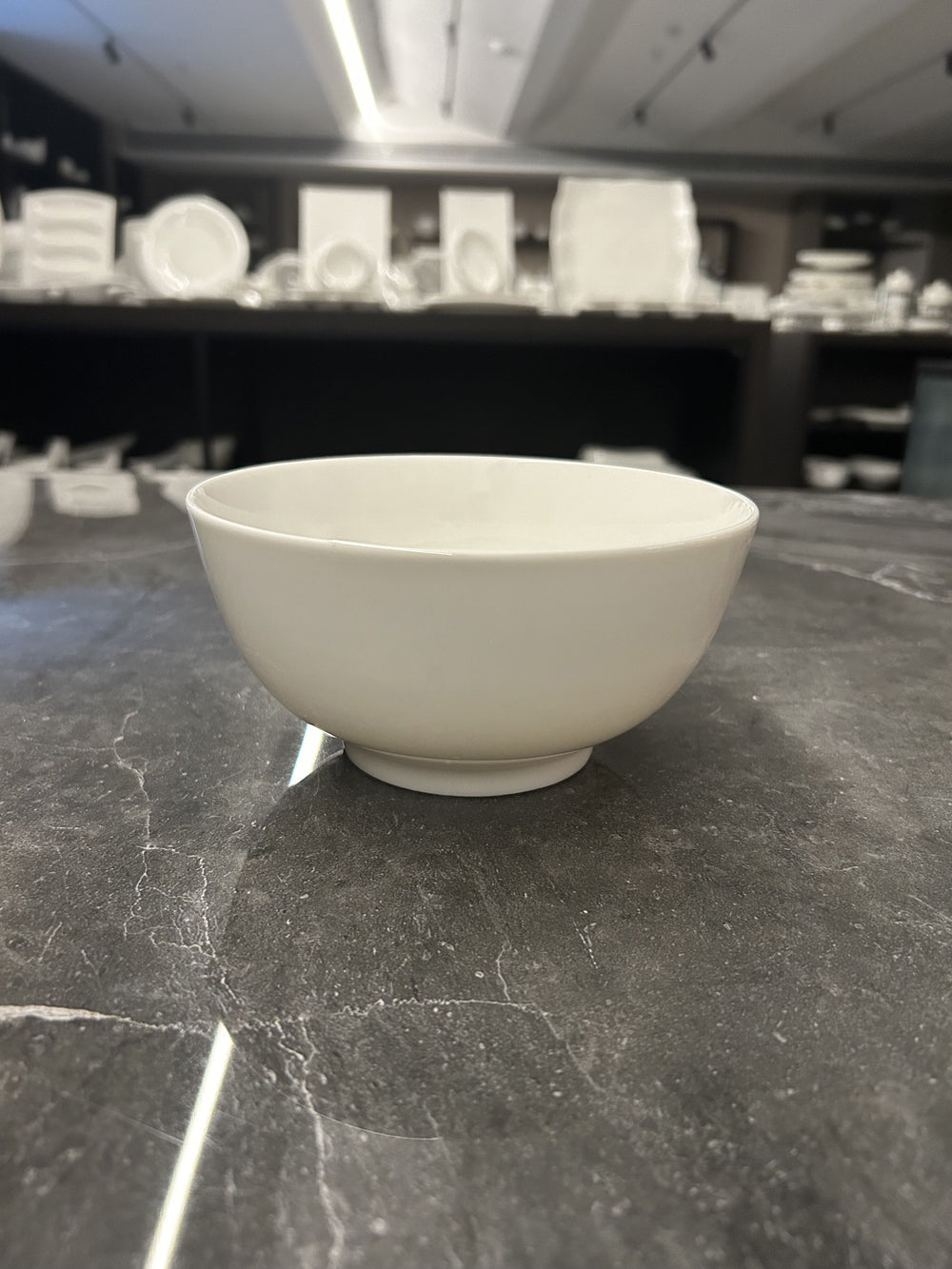 Vikko - Round Bowl, White, 20 oz