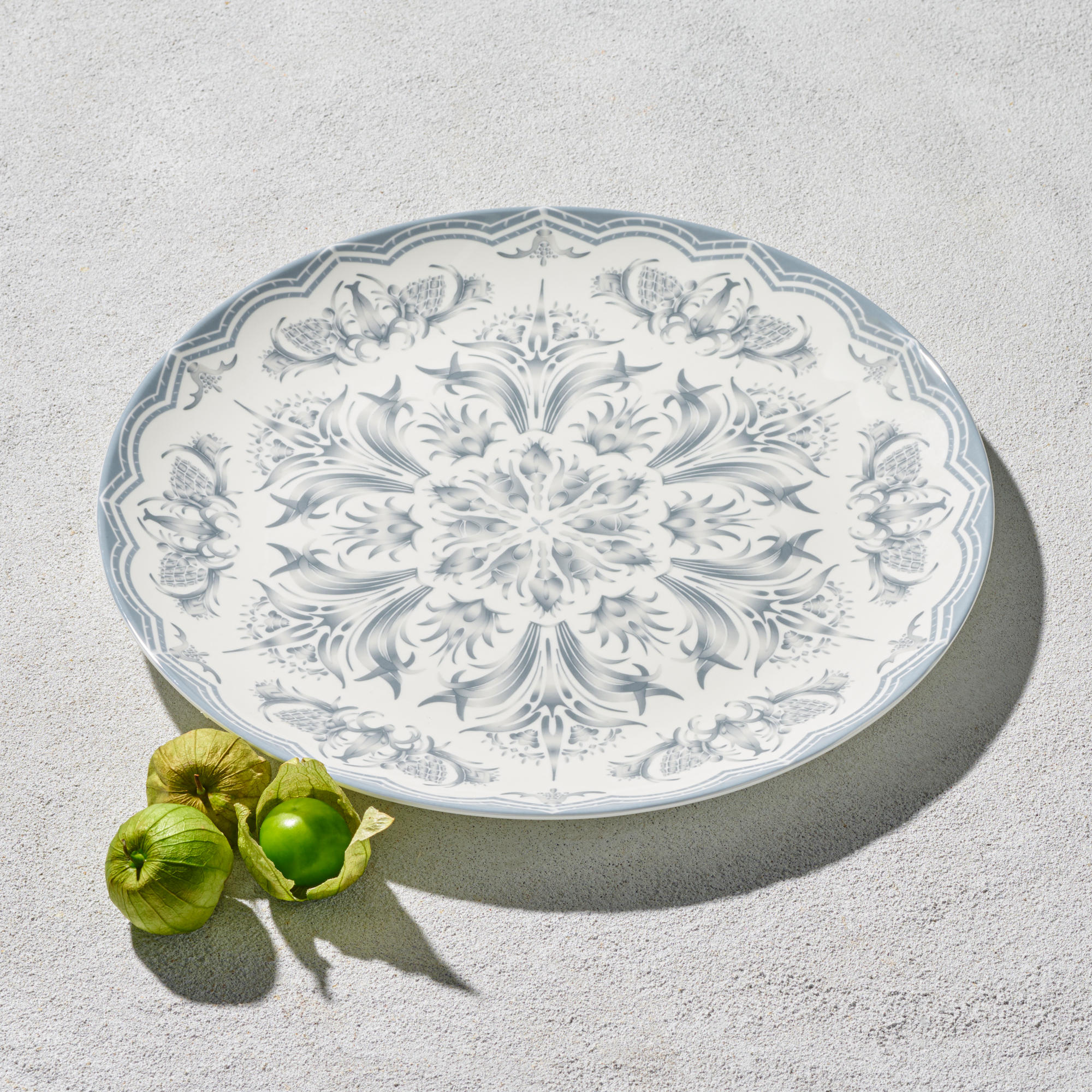 Vikko – Lily, Charger, Gray, 12″ | Rental