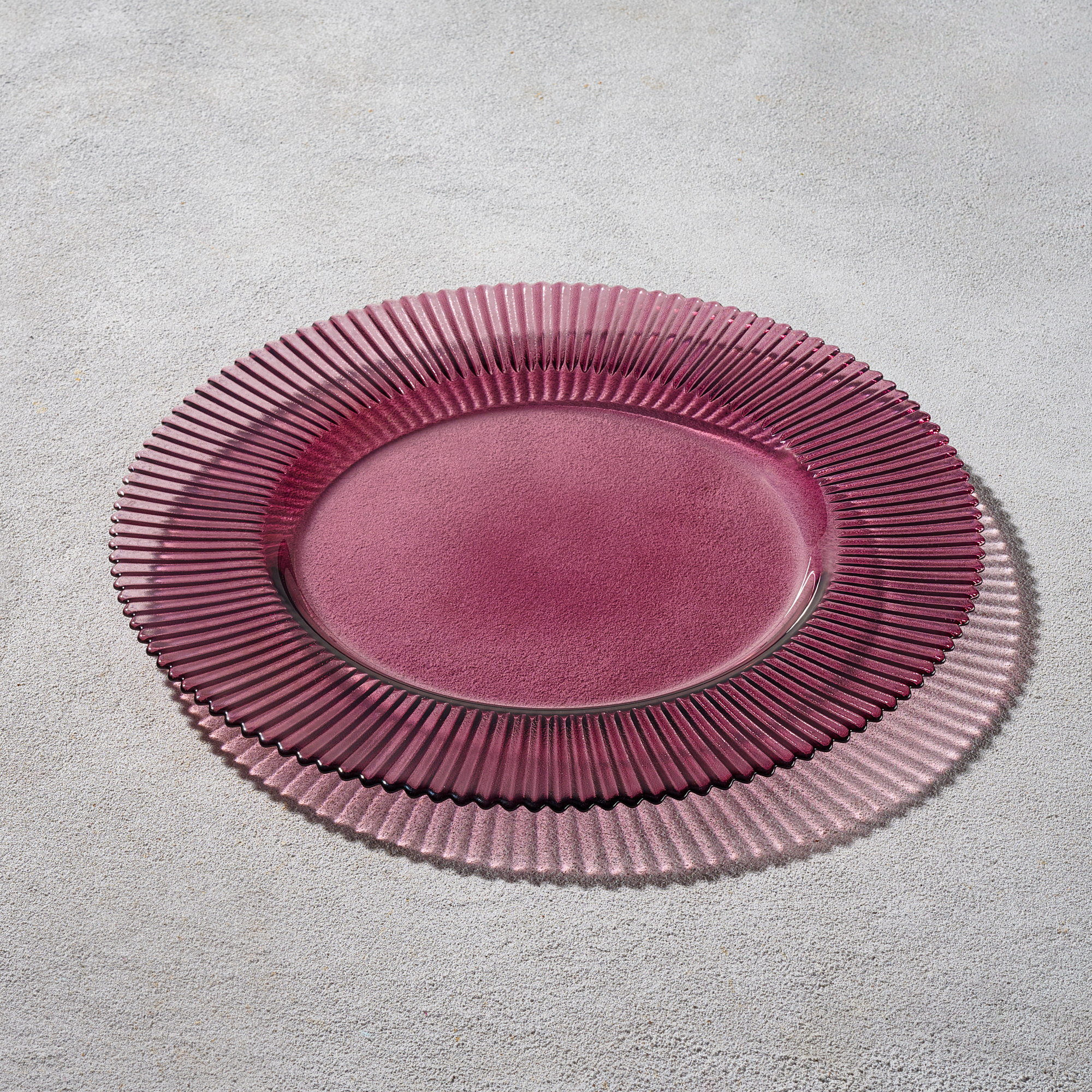 Vikko – Forest, Ribbed Glass Charger, Plum, 13″ | Rental Vikko – Forest, Ribbed Glass Charger, Plum, 13″ | Rental
