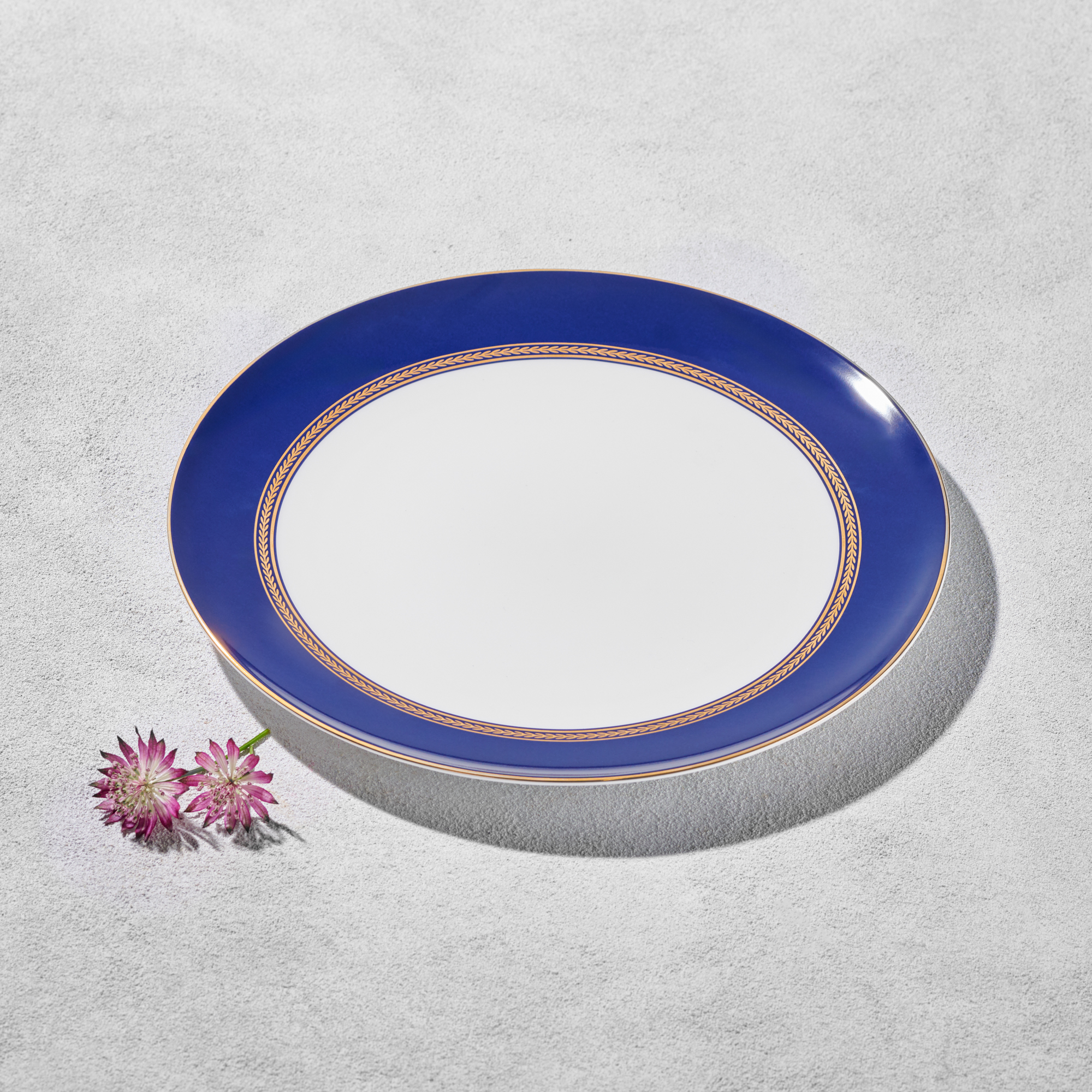 Vikko – Nordic, Colbalt Blue Charger with Gold Rim, 12 | Rental Vikko – Nordic, Colbalt Blue Charger with Gold Rim, 12 | Rental