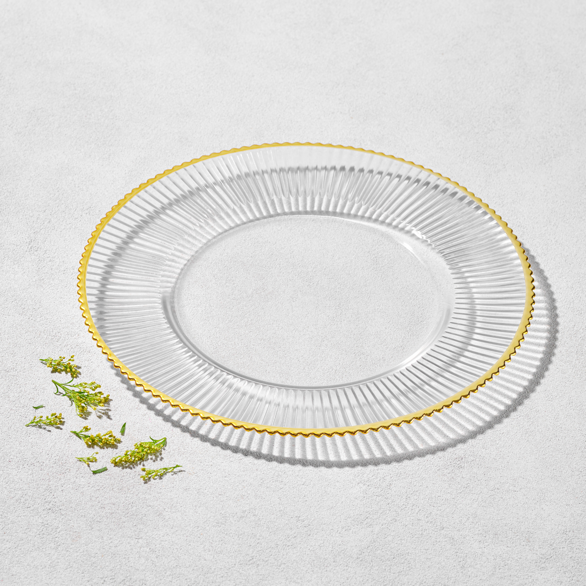 Vikko – Melody, Ribbed Glass Charger with Gold Rim, 13″ | Rental Vikko – Melody, Ribbed Glass Charger with Gold Rim, 13″ | Rental