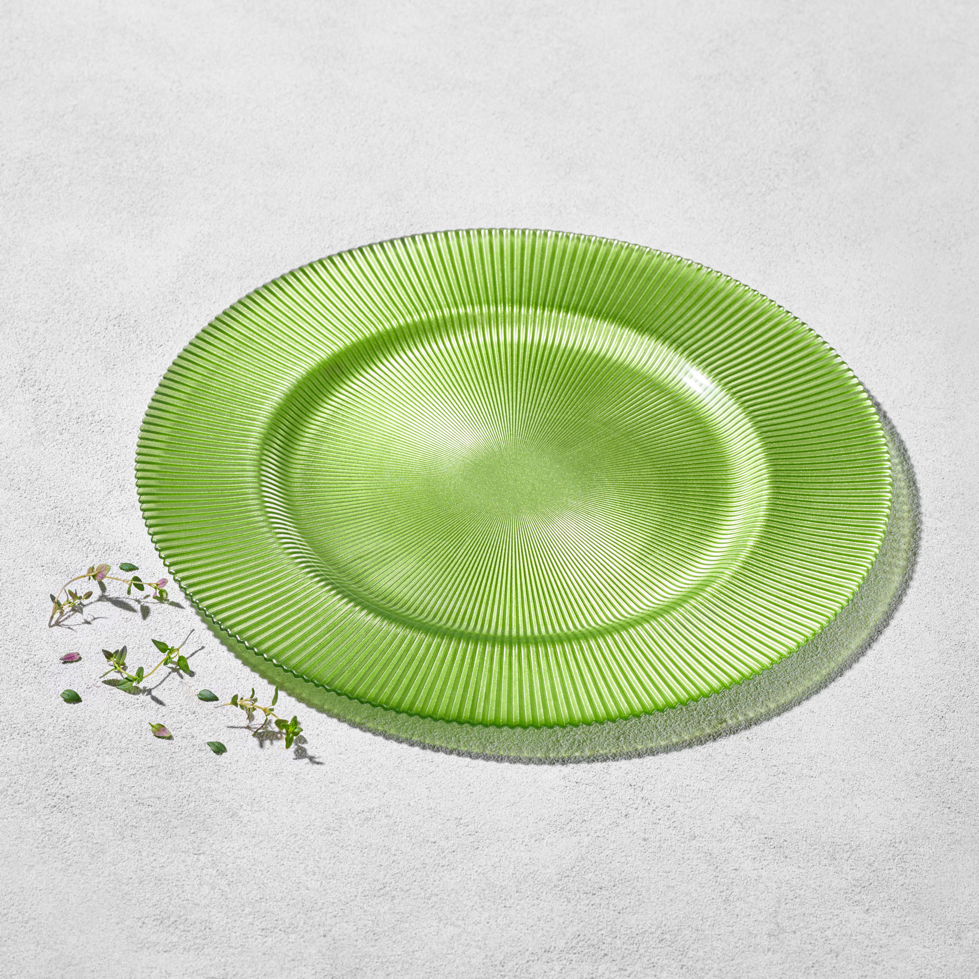 Vikko – Melody, Ribbed Glass Charger, Green, 13″ | Rental Vikko – Melody, Ribbed Glass Charger, Green, 13″ | Rental