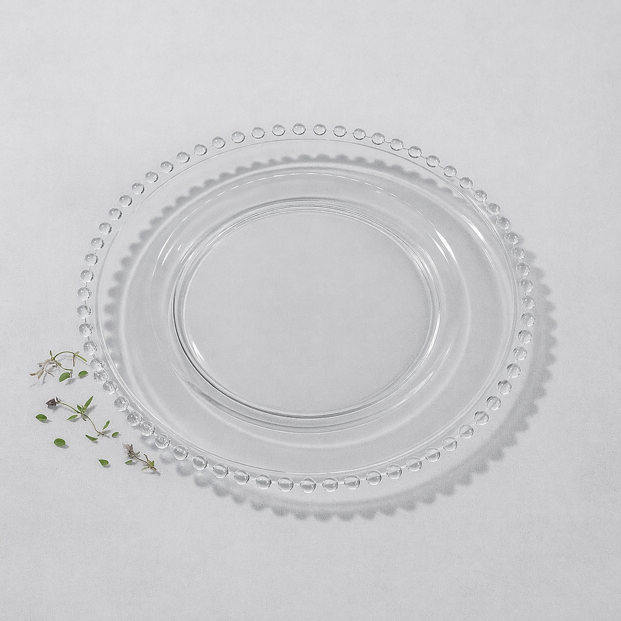 Vikko – Mirage, Glass Charger with Clear Beads, 13″