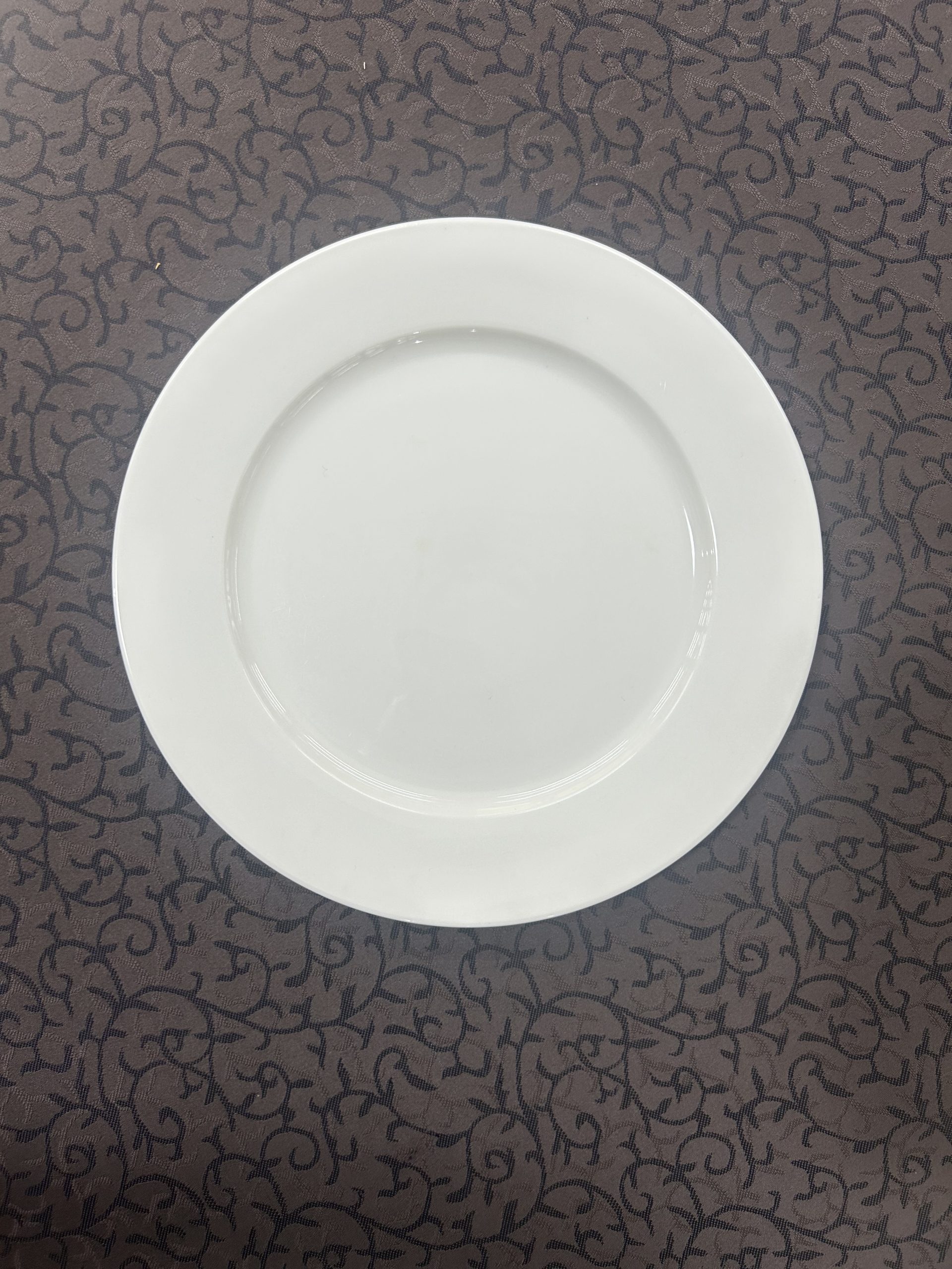 Vikko – Lightning, Rimmed Plate, White, 9″